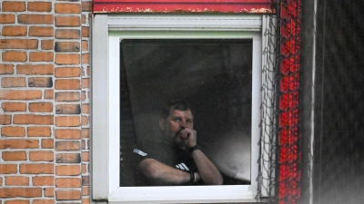 Union-Trainer Baumgart hatte einen speziellen Platz.  (Foto: Soeren Stache/dpa)