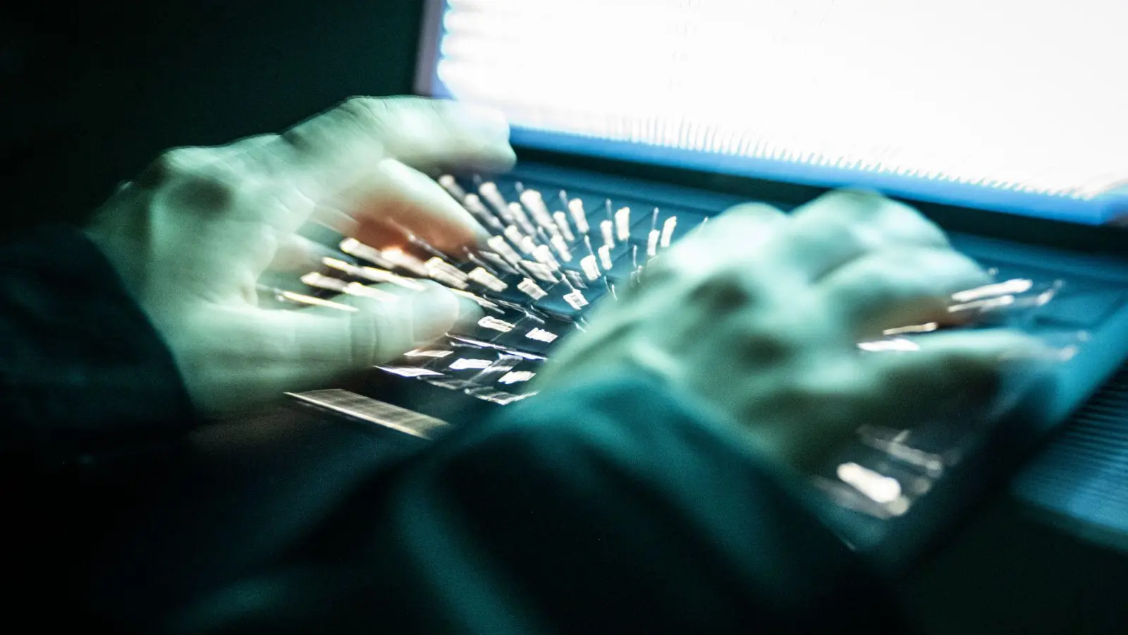 Cyberkriminalität: Die Attacken auf Bankkunden nehmen zu. (Symbolbild) (Foto: Philip Dulian/dpa)