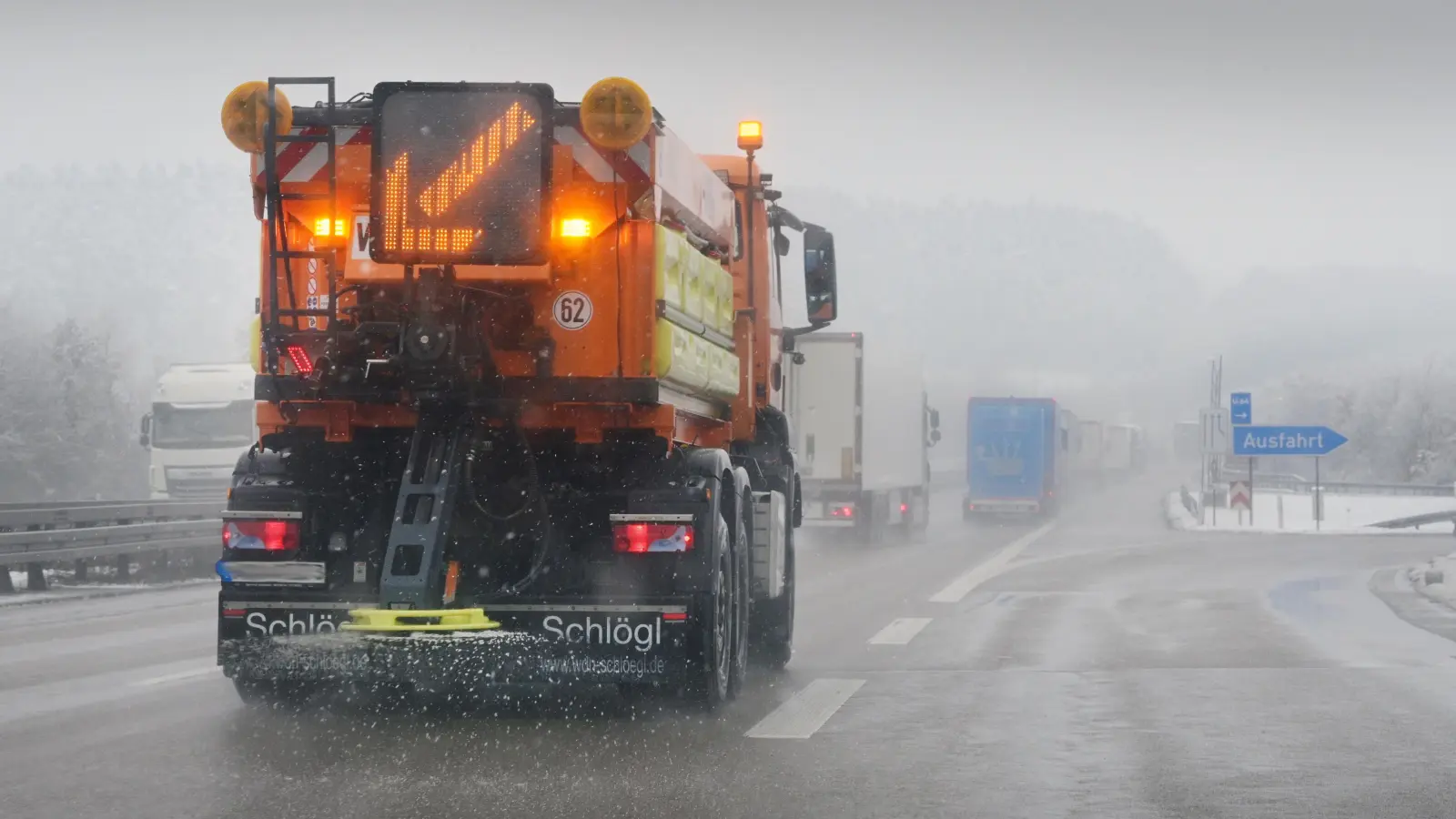 Winterliche Straßenverhältnisse sorgten in der Region für zahlreiche Unfälle. Verkehrsteilnehmer müssen weiter mit schwierigen Bedingungen rechnen. (Foto: Jim Albright)