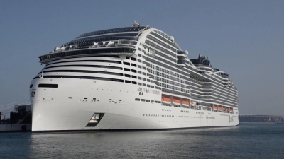 Das Schiff hat den Hafen in Neapel erreicht. (Symbolbild) (Foto: Hassan Ammar/AP/dpa)