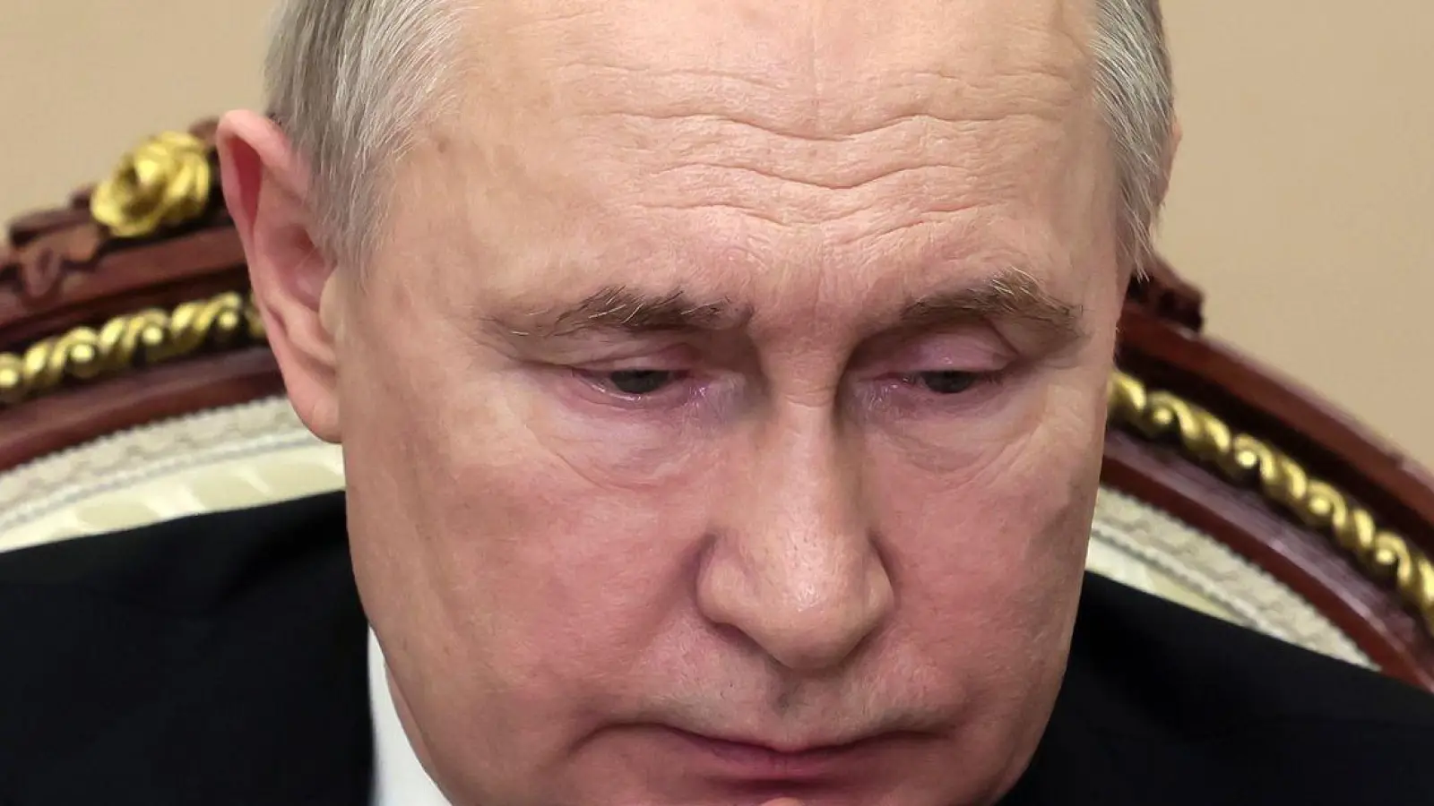 Kremlchef Wladimir Putin nach dem Terrorangriff: Russland will wissen, „wer der Auftraggeber ist“. (Foto: Mikhail Metzel/Pool Sputnik Kremlin/AP/dpa)