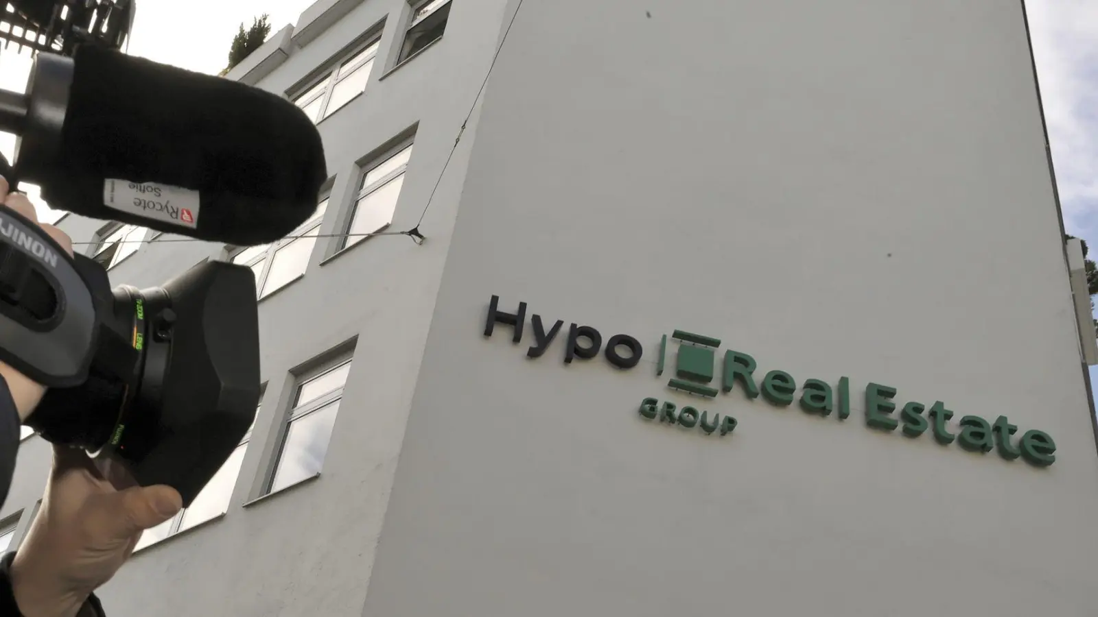 In den Jahren der internationalen Finanzkrise war die Immobilienbank Hypo Real Estate der größte deutsche Schadenfall. (Archivbild) (Foto: Peter Kneffel/dpa)