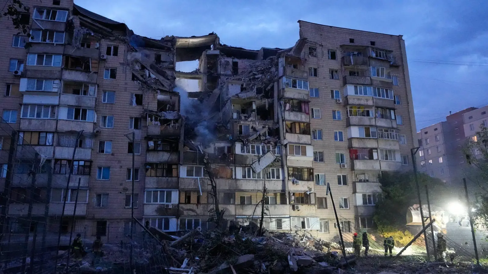 Allein in Kiew soll es mehrere Tote und Verletzte gegeben haben. (Foto: Efrem Lukatsky/AP/dpa)