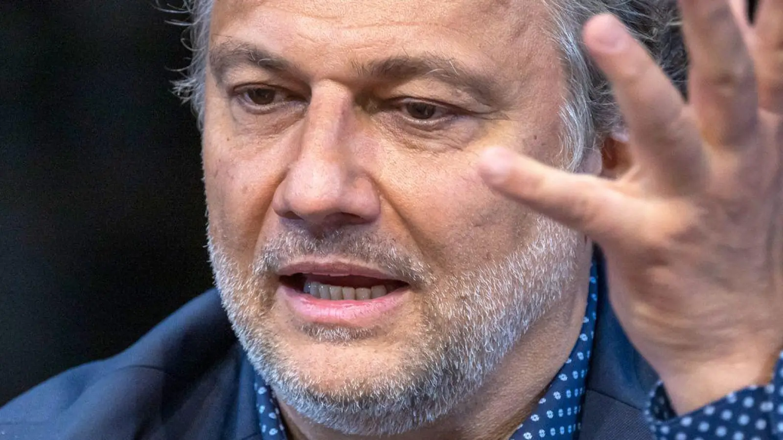 Star-Tenor Jonas Kaufmann sieht Kultur und Sport als wichtig für den Zusammenhalt der Gesellschaft an. (Archivbild) (Foto: Peter Kneffel/dpa)