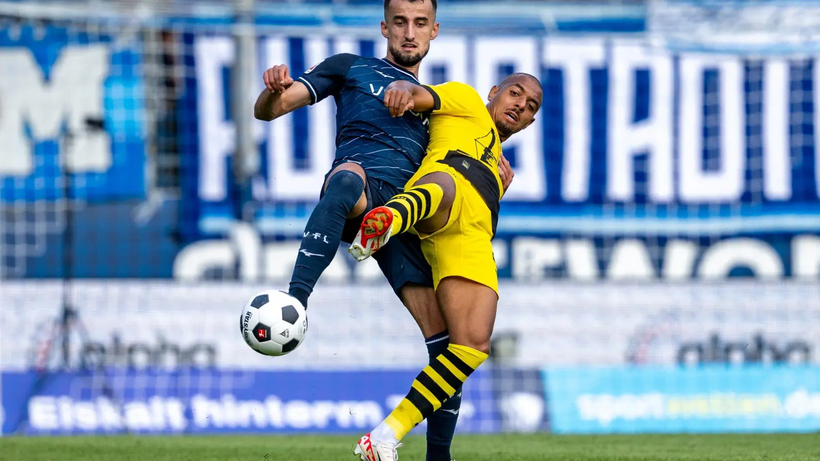 Er hat seinen Vertrag beim VfL Bochum verlängert: Erhan Masovic. (Foto: David Inderlied/dpa)
