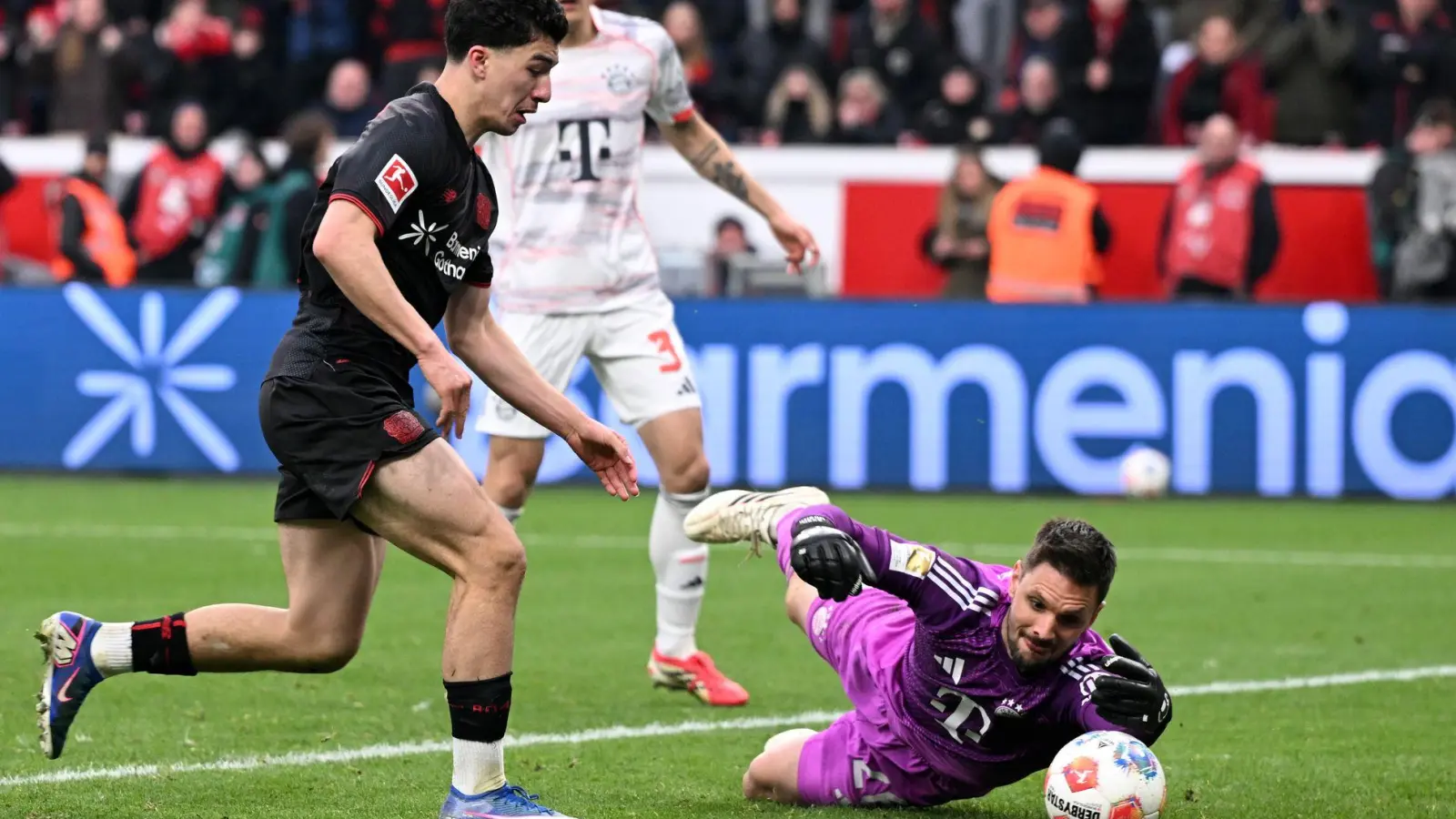 Sven Ulreich stand nach langer Zeit in Leverkusen wieder im Rampenlicht. (Foto: Federico Gambarini/dpa)