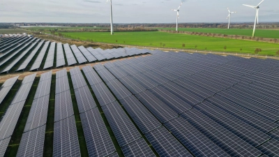 Erneuerbare Energien haben im ersten Halbjahr 58 Prozent des Stromverbrauchs gedeckt - ein Rekord. (Symbolbild) (Foto: Jan Woitas/dpa)