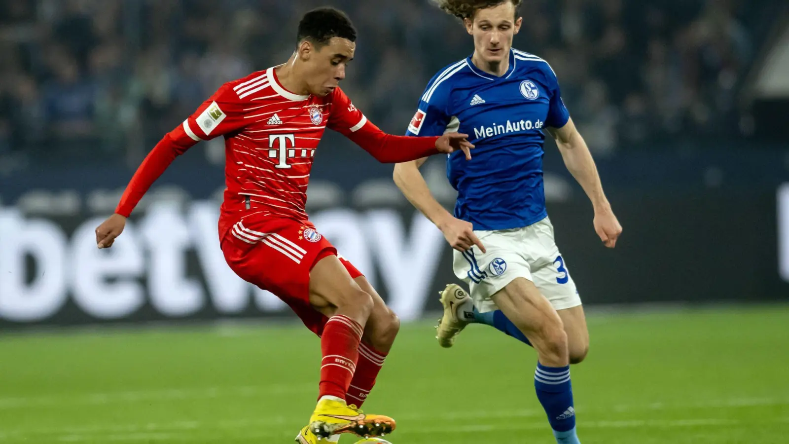 Spielte Schalkes Spieler teilweise schwindelig: Bayern-Youngster Jamal Musiala. (Foto: Bernd Thissen/dpa)