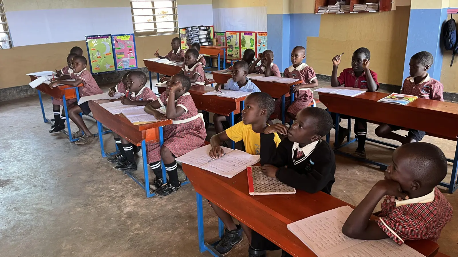 Konzentriertes Arbeiten im Klassenzimmer: Inzwischen werden rund 100 Kinder in der überwiegend mit Spenden aus dem Landkreis Ansbach finanzierten Kids Hope School unterrichtet. (Foto: Michael Lechner)