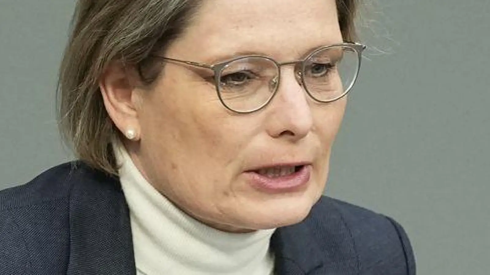 „Wer das als Zensur bezeichnet, stellt unser rechtsstaatliches System falsch dar“, teilte Justizministerin Stefanie Hubig mit.  (Foto: Michael Kappeler/dpa)