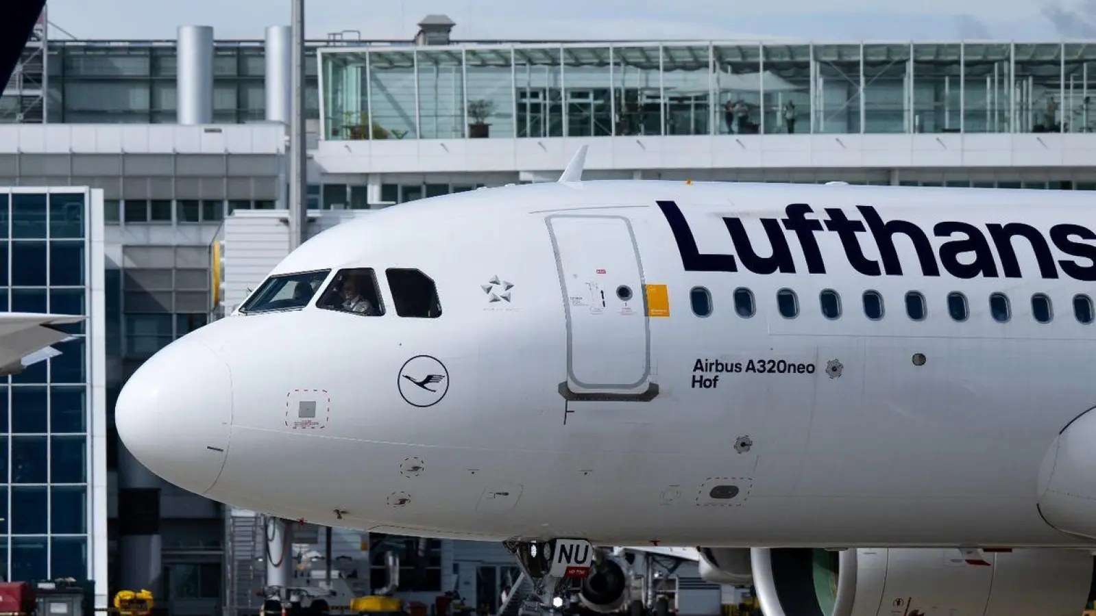 Flugzeuge der Lufthansa in München. (Foto: Sven Hoppe/dpa)