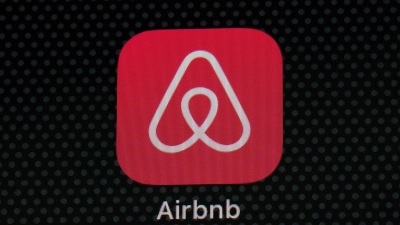 Künstliche Intelligenz soll die Airbnb-App stärker auf einzelne Nutzer zuschneiden. (Archivbild)  (Foto: Patrick Semansky/AP/dpa)
