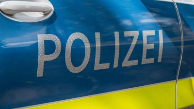 Die Polizei geht neuen Hinweisen im Vermisstenfall nach - und sucht im Boden. (Symbolbild) (Foto: Daniel Vogl/dpa)