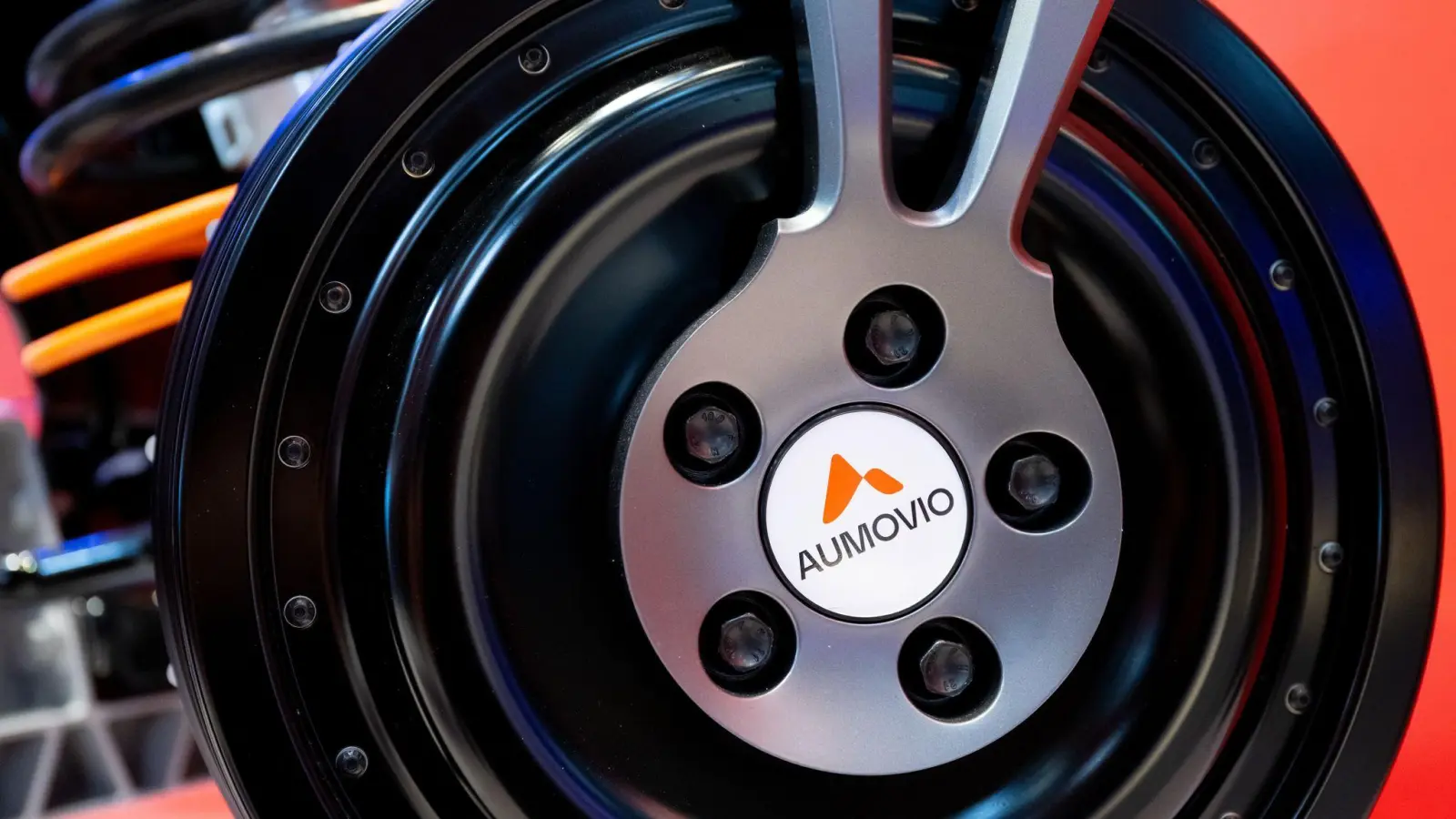 Der Börsenstart für Aumovio verlief glatt. (Foto: Sven Hoppe/dpa)