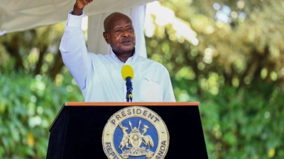 Unterzeichnet der ugandische Präsident Yoweri Museveni das „Anti-LGBT-Gesetz“, wonach bei homosexuellen Handlungen die Todesstrafe drohen könnte? (Foto: Hajarah Nalwadda/AP/dpa)