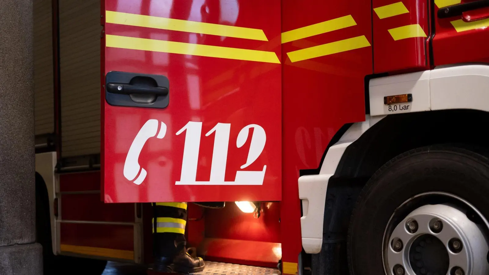 Anwohner im Landkreis Starnberg informieren die Feuerwehr über Brandgeruch. (Symbolbild) (Foto: Niklas Treppner/dpa)