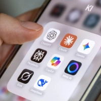 KI-Anwender in Deutschland vertrauen Chatbots auch sensible Informationen an.  (Foto: Philip Dulian/dpa/dpa-tmn)