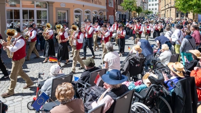 An Walpurgi bebt die Uffenheimer Innenstadt. Um künftig auch jenseits der Großveranstaltungen für mehr Leben im Herzen der Stadt zu sorgen, soll ein Arbeitskreis frische Ideen entwickeln. (Archivbild: Mirko Fryska)