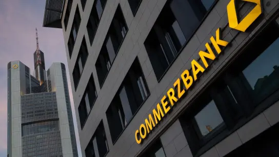 Commerzbank-Chef Knof kann mit guten Nachrichten aufwarten. (Foto: Sebastian Christoph Gollnow/dpa)