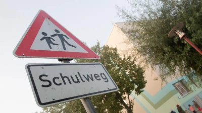 Das zwölfjährige Mädchen wurde auf dem Schulweg schwer verletzt. (Symbolbild)  (Foto: Stefan Sauer/dpa-Zentralbild/dpa)
