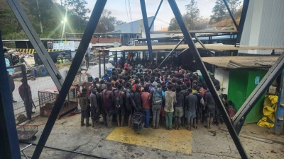Hunderte illegale Bergleute sind in einer Mine in der südafrikanischen Stadt Barberton festgenommen worden. (Foto: -/SA Police Service/dpa)
