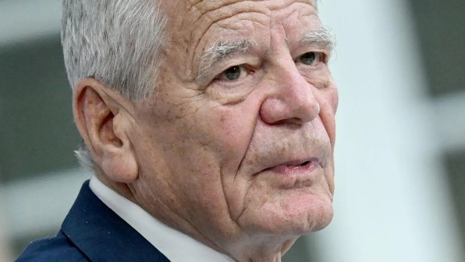 Alt-Bundespräsident Joachim Gauck fordert mehr Entschlossenheit beim Schutz der Menschenwürde. (Archivfoto) (Foto: Britta Pedersen/dpa)