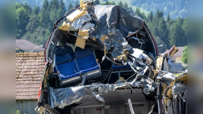 Fünf Menschen kamen bei dem Unglück ums Leben. (Archivfoto) (Foto: Peter Kneffel/dpa)