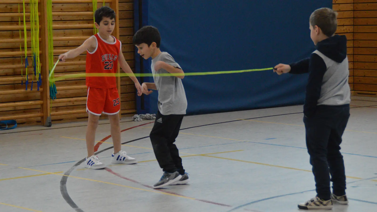 Bei Seilspringen werden Koordination und Kondition aber zum Beispiel auch Teamgeist gefördert.  (Foto: Franziska Back)