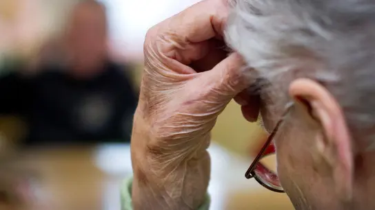 Die Zahl der Alzheimer-Fälle in Deutschland hat sich binnen 20 Jahren verdoppelt. (Foto: Patrick Pleul/dpa-Zentralbild/dpa-tmn)