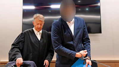 Der Angeklagte hat die Tat eingeräumt, aber eine Tötungsabsicht bestritten. (Archivbild) (Foto: Uwe Anspach/dpa)