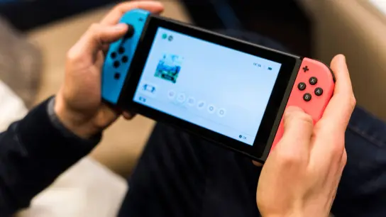 Eine Nintendo Switch. (Foto: picture alliance / Christophe Gateau/dpa)