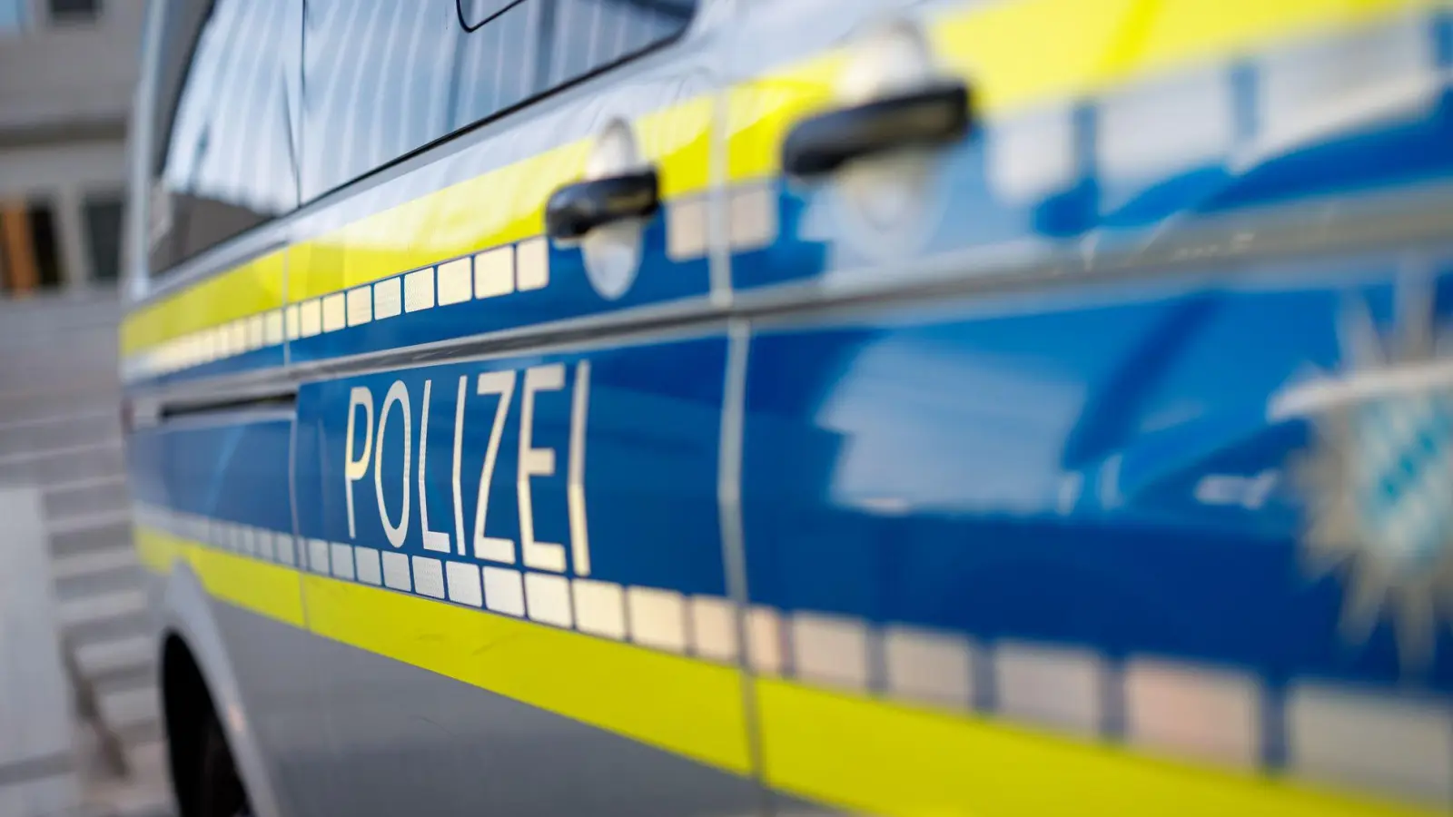 Die Polizei ermittelt derzeit intensiv in und um Vogtareuth bei Rosenheim. (Symbolbild) (Foto: Daniel Karmann/dpa)