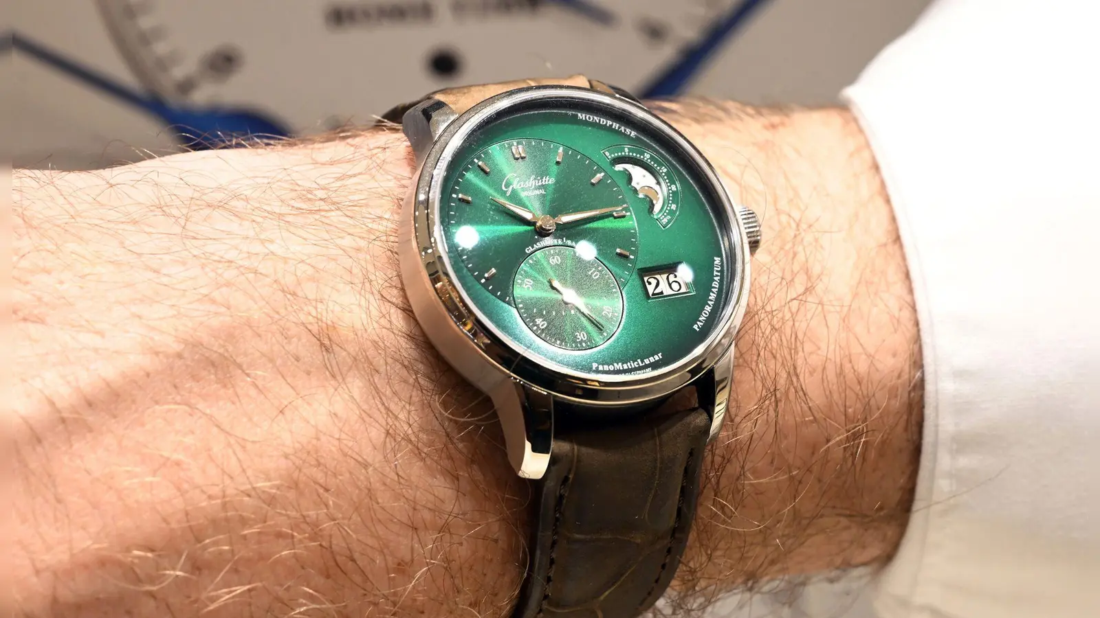 Luxusuhren sind gerade bei jungen Männern beliebt. (Foto: Uli Deck/dpa)