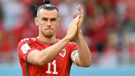Kurz nach der WM in Katar beendet Wales-Stürmer Gareth Bale seine Profi-Karriere. (Foto: Federico Gambarini/dpa)
