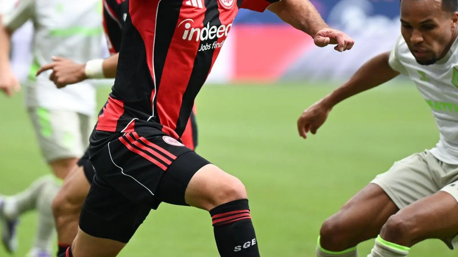 Mario Götze fühlt sich bei Eintracht Frankfurt wohl (Foto: Arne Dedert/dpa)