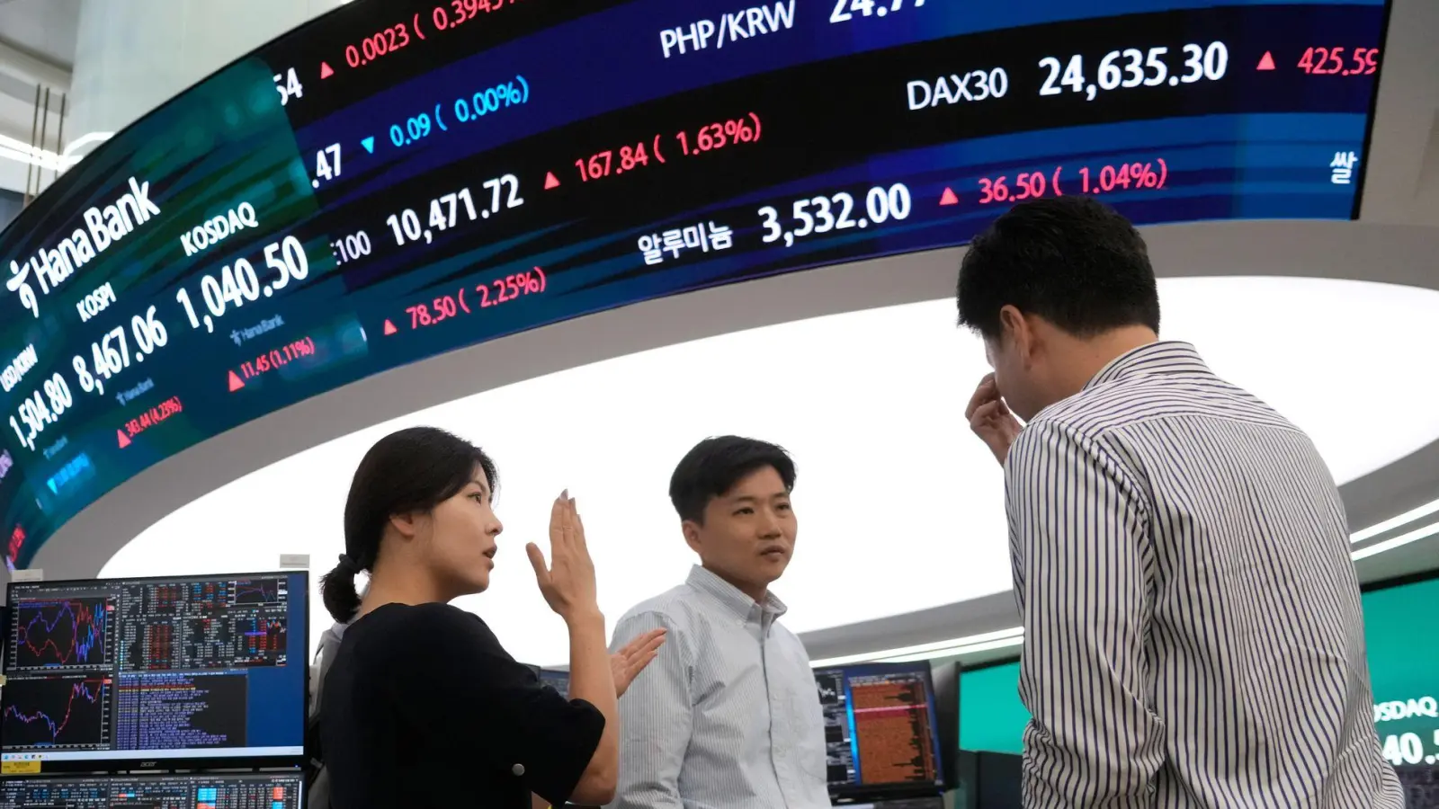 Die Börse in Seoul hat äußerst positiv auf das Rahmenabkommen zwischen dem Iran und den USA reagiert.  (Foto: Ahn Young-joon/AP/dpa)