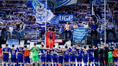 Der FC Schalke 04 hat die besten Chancen in die Bundesliga aufzusteigen. (Foto: Uwe Anspach/dpa)