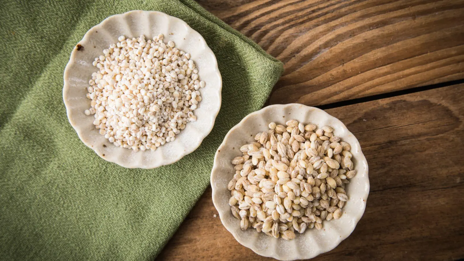 Graupen punkten mit deutlich mehr Ballaststoffen als Reis. (Foto: Christin Klose/dpa-tmn)