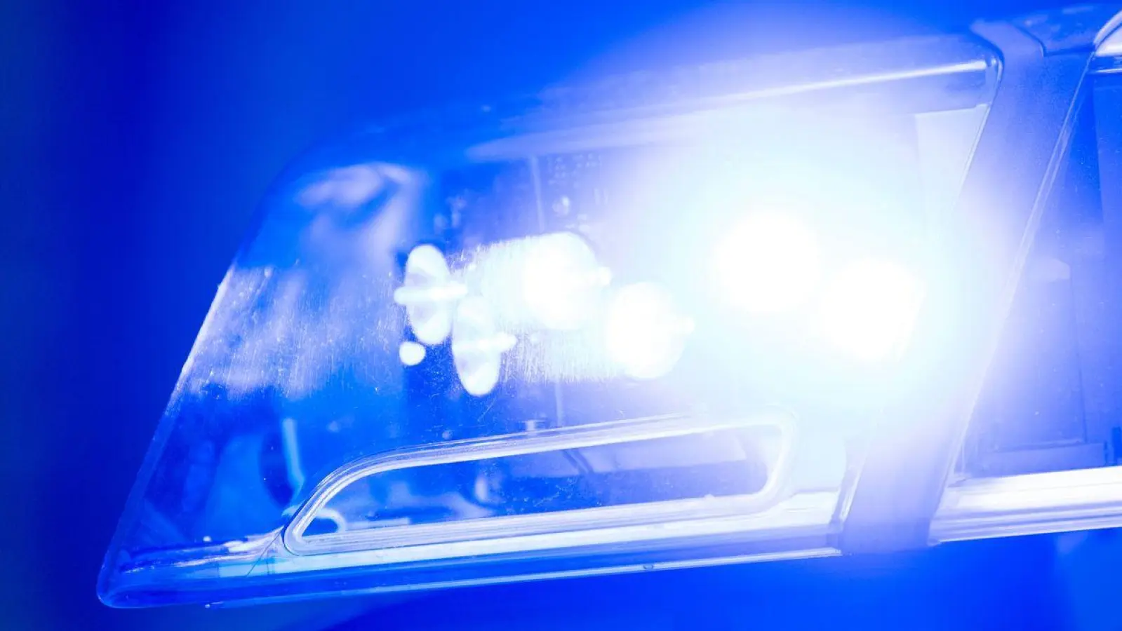 Gegen die 47-Jährige ermittelt die Polizei unter anderem wegen Körperverletzung, Beleidigung und Widerstand gegen Vollstreckungsbeamte. (Foto: Lino Mirgeler/dpa)