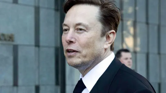 Erfolg für Elon Musk: Hätten die Geschworenen gegen ihn entschieden, hätte es um Milliarden gehen können. (Foto: Benjamin Fanjoy/AP/dpa)