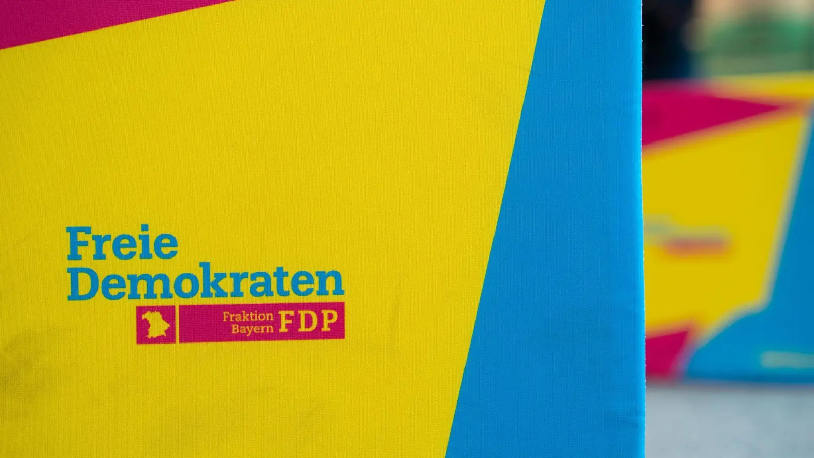 Laut Koalitionsvertrag soll das Bürgergeld kommen - aber die FDP ist mit den Plänen nicht zufrieden. (Foto: Nicolas Armer/dpa)