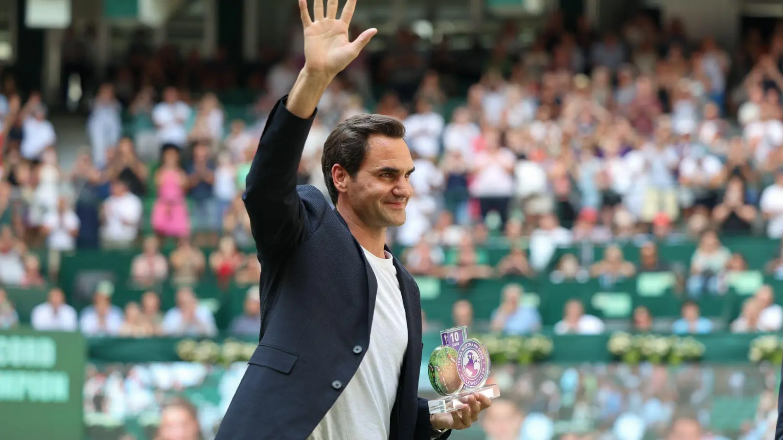 Hat eine besondere Beziehung zu Halle: Roger Federer. (Foto: Friso Gentsch/dpa)
