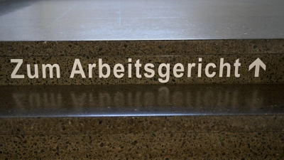 Arbeitnehmende können gegen eine Verdachtskündigung vor dem Arbeitsgericht klagen. (Foto: Felix Kästle/dpa/dpa-tmn)