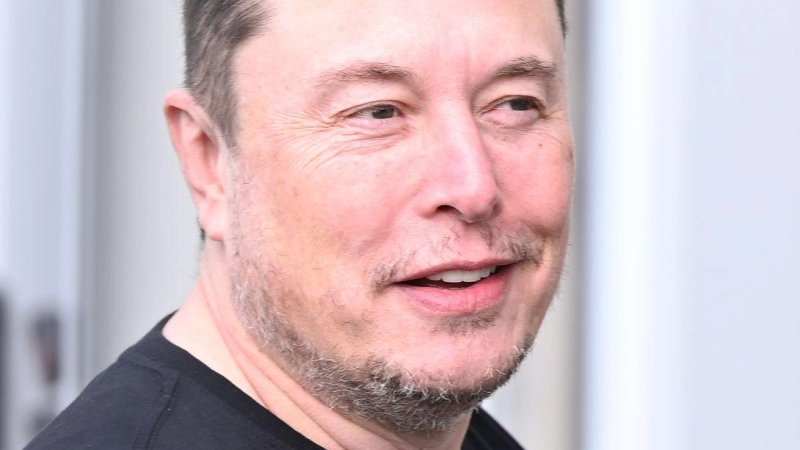 Elon Musk warf Apple und OpenAI unfairen Wettbewerb vor. (Archivbild) (Foto: Sebastian Gollnow/dpa)
