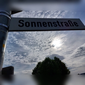 Sonnenstraße - gesehen in Neuendettelsau (Foto: Georg Link)