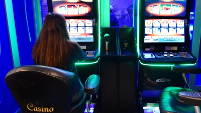 Die Nähe zum Platen-Gymnasium und die hohe Anzahl an gleichen Einrichtungen führten dazu, dass zwei Spielhallen die Erlaubnis verweigert wurde. (Symbolbild: Jim Albright)