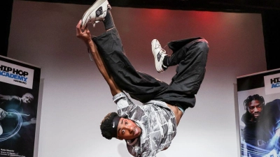 Breaking-Tänzer Noah Tete. Die Tanzsportart feiert seine Olympia-Premiere. (Foto: Christian Charisius/dpa)