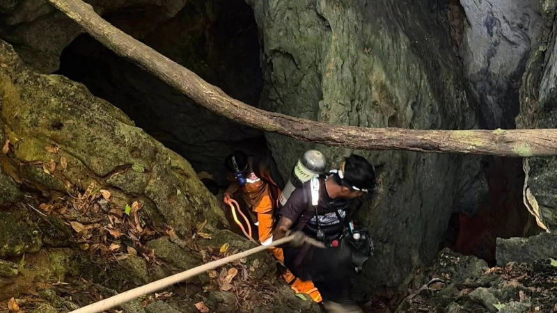 Die Suche in der gefluteten Höhle war extrem schwierig. (Foto: Uncredited/Metta Tham Rescue Kalasin/AP/dpa)
