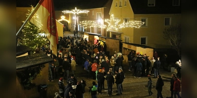 In Ornbau ist der Weihnachtsmarkt ein beliebter Treffpunkt. (Foto: Alexander Biernoth)