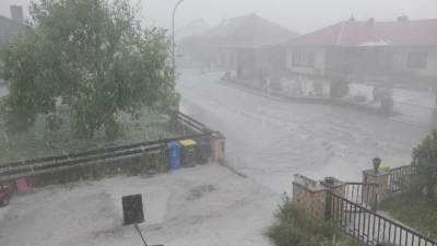 So sah es am Dienstag kurz nach 18 Uhr in Uehlfeld aus.  (Foto: Markus Schneider)